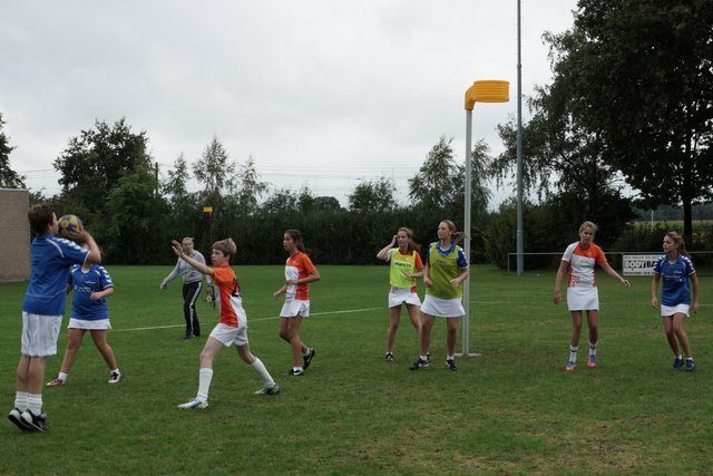 Korfbal C2  14 september-008.JPG